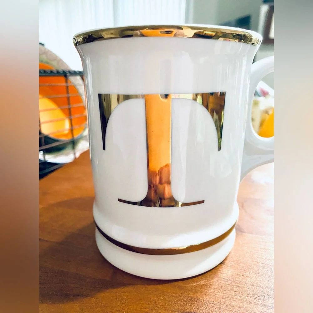 Williams Sonoma “T” Mug, Pure White with Gold Rims and Letter. NWOT Beautiful